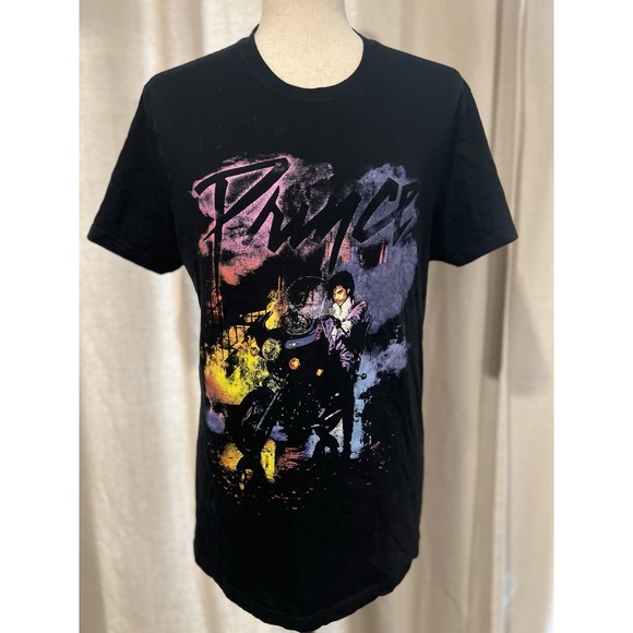 Prince T Shirt Size Medium Women's Or Youth Size Purple Rain Graphics - Picture 1 of 3